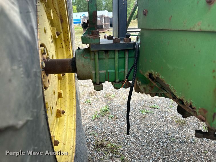 image for item DT6401 1983 John Deere 2950 tractor