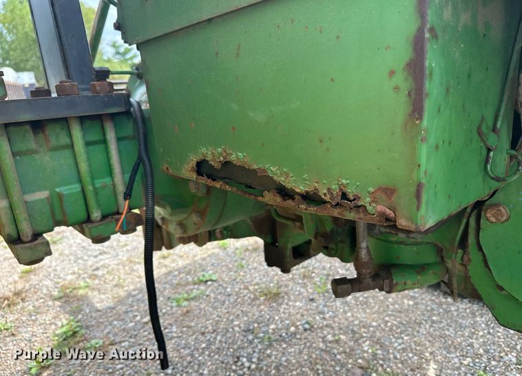 image for item DT6401 1983 John Deere 2950 tractor