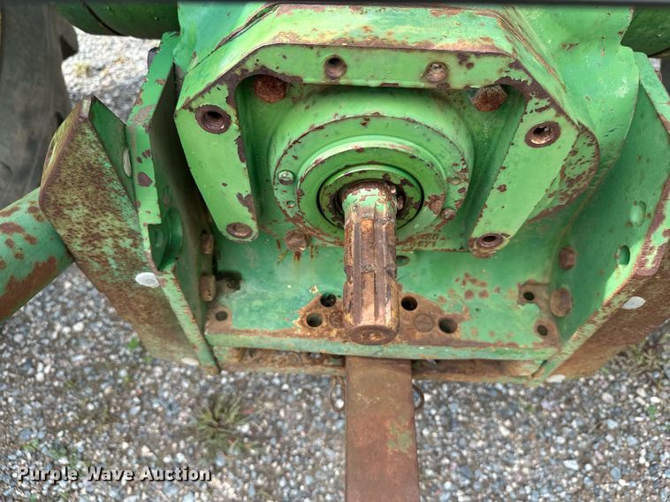 image for item DT6401 1983 John Deere 2950 tractor