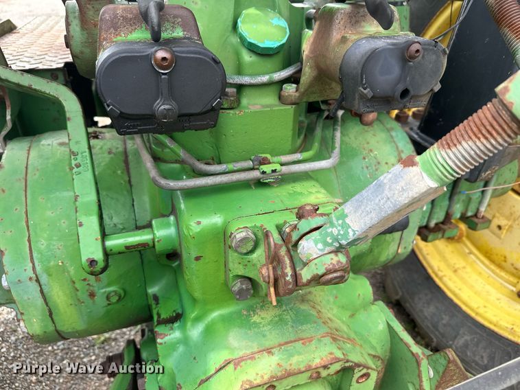 image for item DT6401 1983 John Deere 2950 tractor