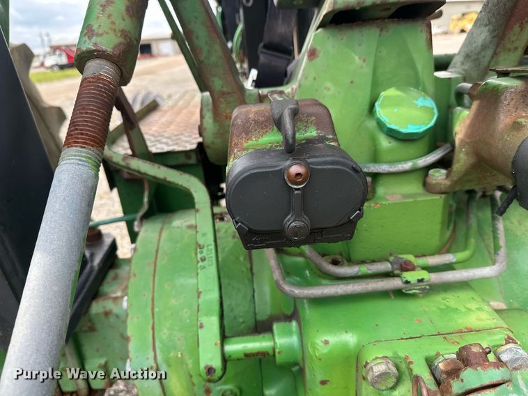 image for item DT6401 1983 John Deere 2950 tractor