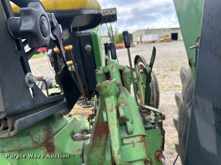 image for item DT6401 1983 John Deere 2950 tractor