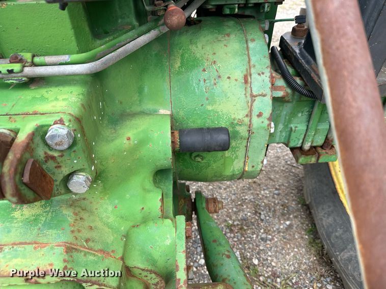 image for item DT6401 1983 John Deere 2950 tractor