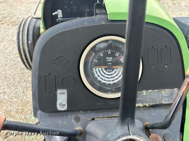 image for item DT6401 1983 John Deere 2950 tractor