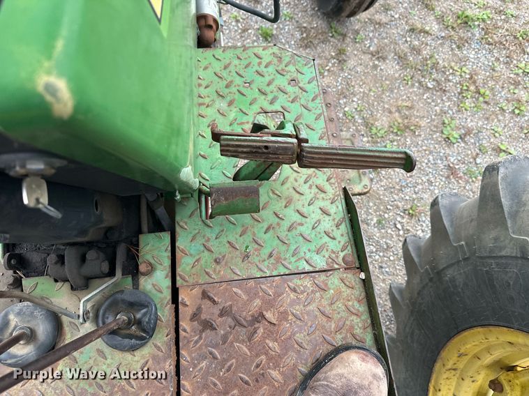 image for item DT6401 1983 John Deere 2950 tractor