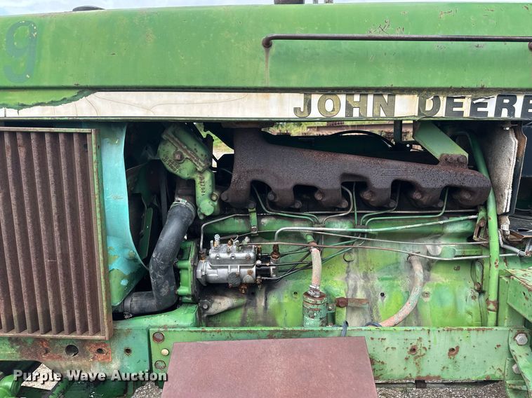 image for item DT6401 1983 John Deere 2950 tractor