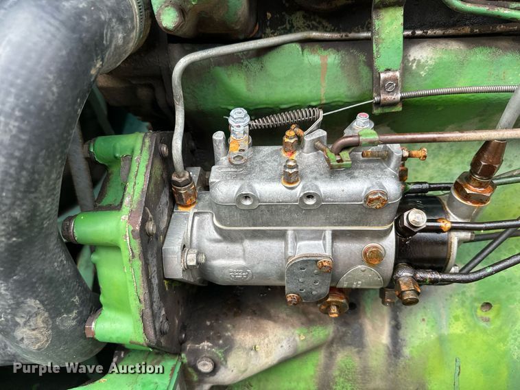 image for item DT6401 1983 John Deere 2950 tractor