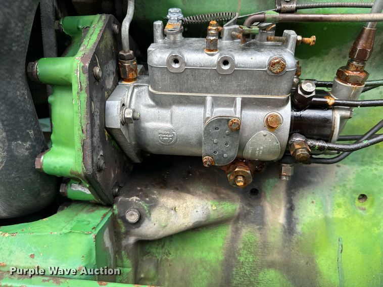 image for item DT6401 1983 John Deere 2950 tractor