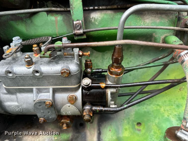 image for item DT6401 1983 John Deere 2950 tractor