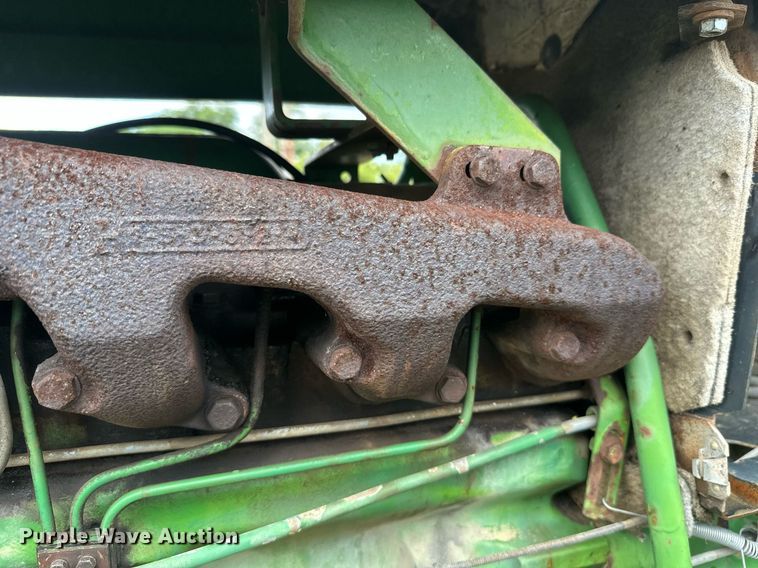 image for item DT6401 1983 John Deere 2950 tractor