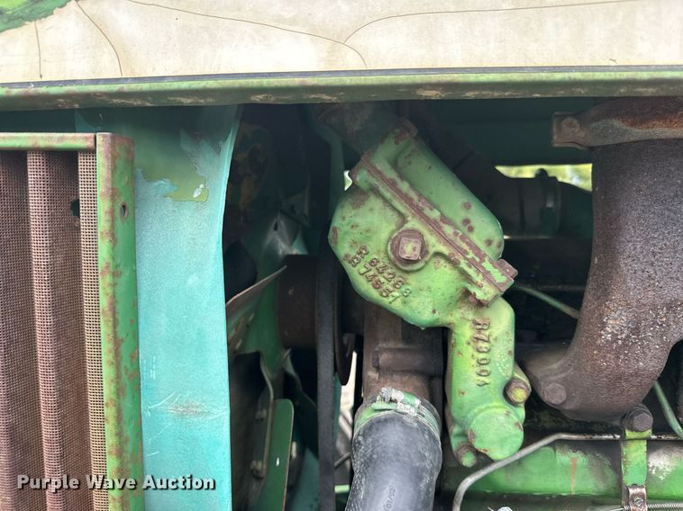 image for item DT6401 1983 John Deere 2950 tractor