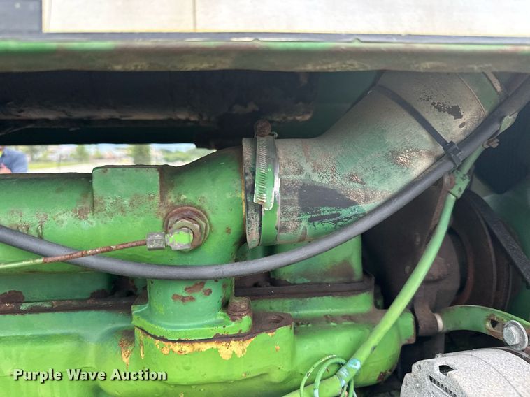 image for item DT6401 1983 John Deere 2950 tractor