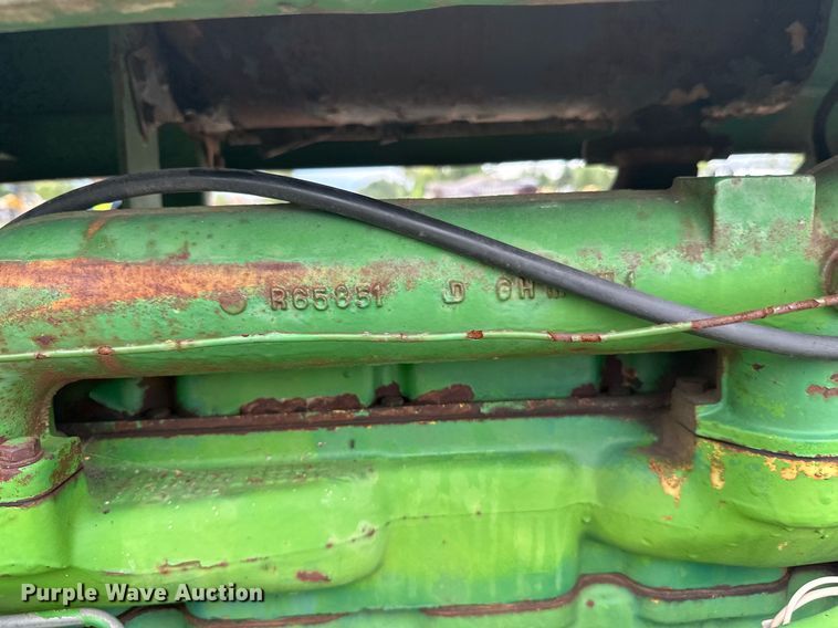 image for item DT6401 1983 John Deere 2950 tractor
