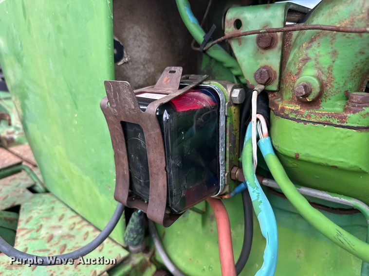 image for item DT6401 1983 John Deere 2950 tractor