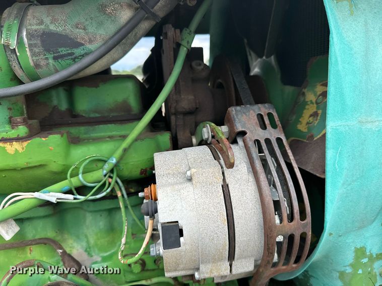 image for item DT6401 1983 John Deere 2950 tractor