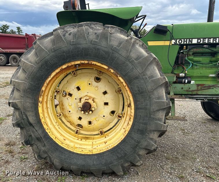 image for item DT6401 1983 John Deere 2950 tractor