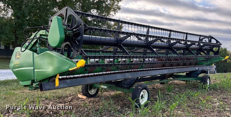 image for item DU1401 2004 John Deere 630F flex head