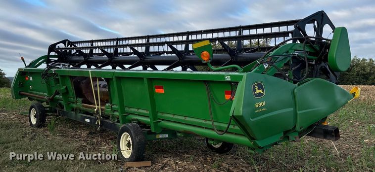 image for item DU1401 2004 John Deere 630F flex head