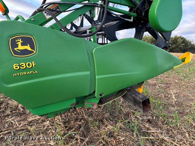 image for item DU1401 2004 John Deere 630F flex head