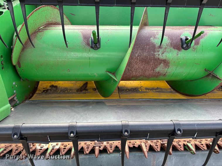 image for item DU1401 2004 John Deere 630F flex head