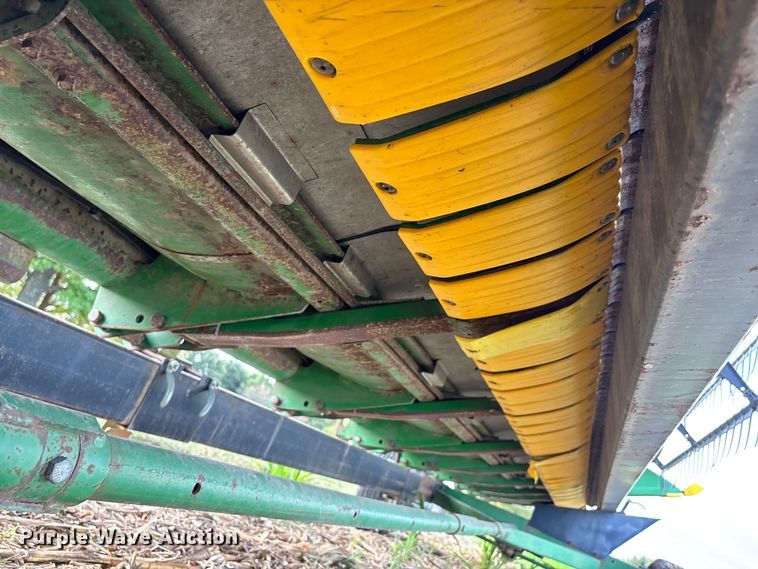 image for item DU1401 2004 John Deere 630F flex head