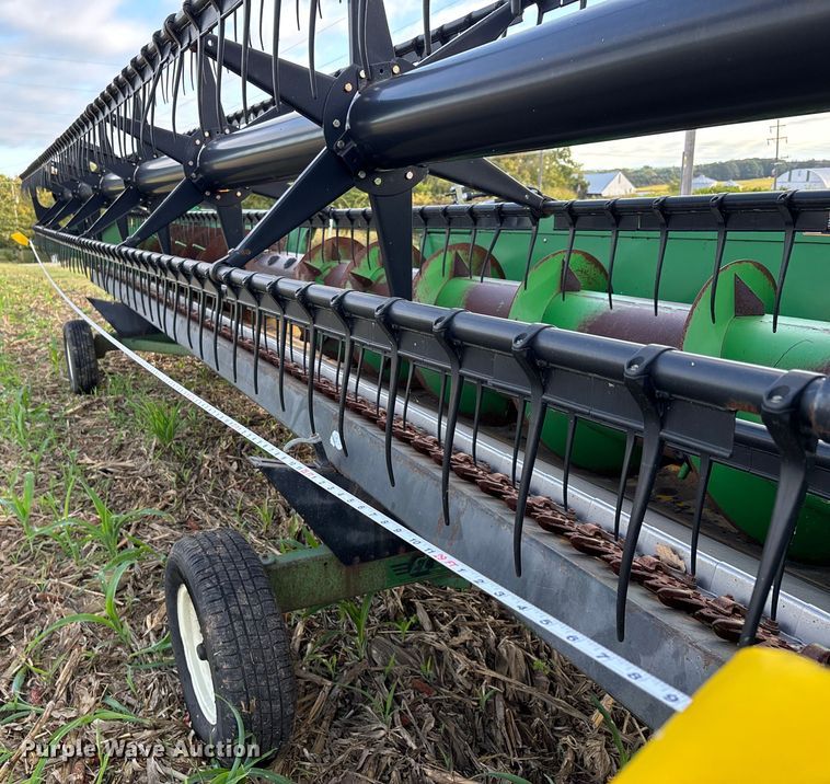 image for item DU1401 2004 John Deere 630F flex head