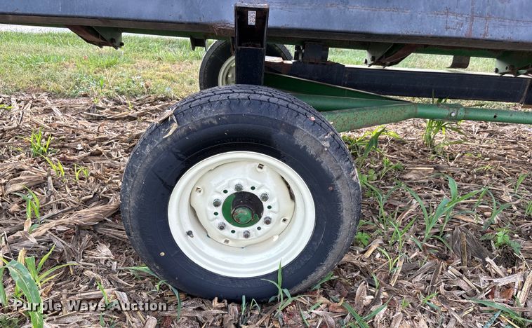 image for item DU1401 2004 John Deere 630F flex head