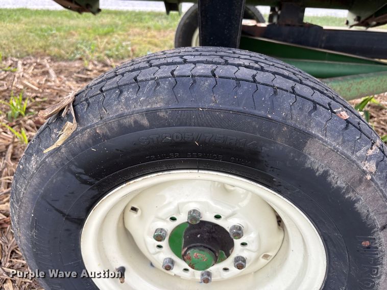 image for item DU1401 2004 John Deere 630F flex head