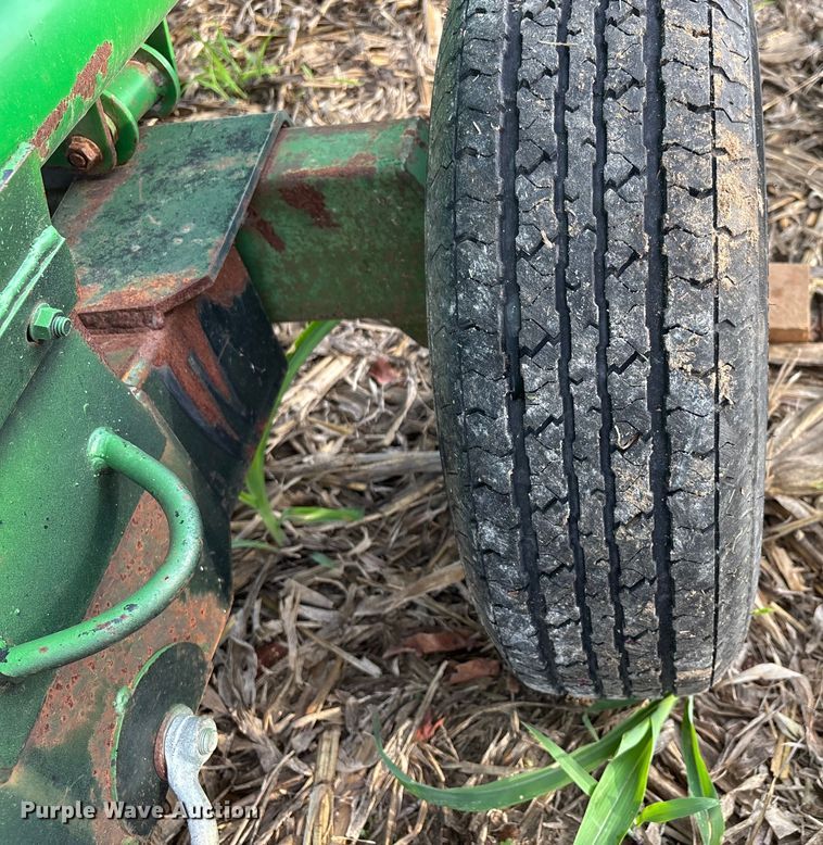 image for item DU1401 2004 John Deere 630F flex head