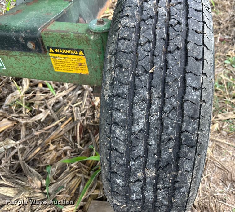 image for item DU1401 2004 John Deere 630F flex head