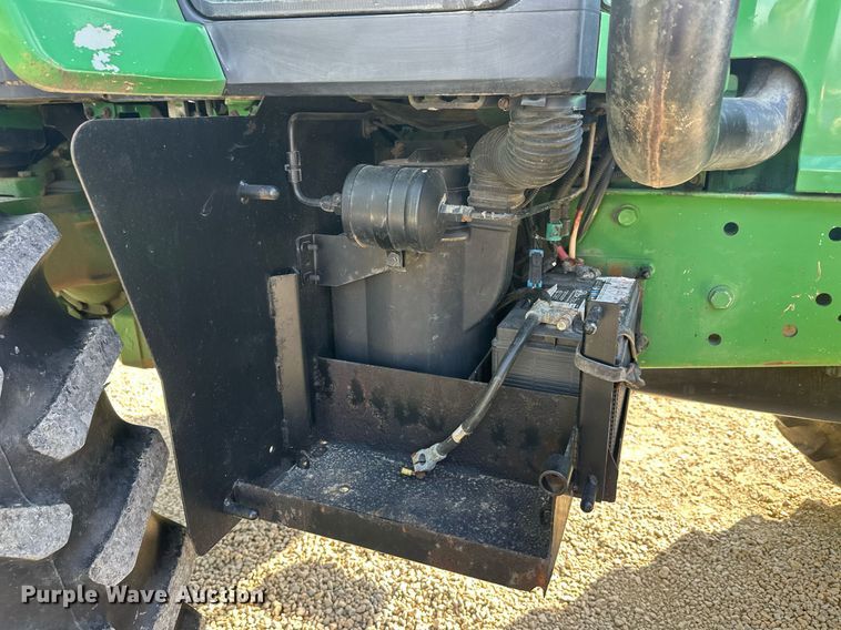 image for item DV0643 1996 John Deere 7400 MFWD tractor