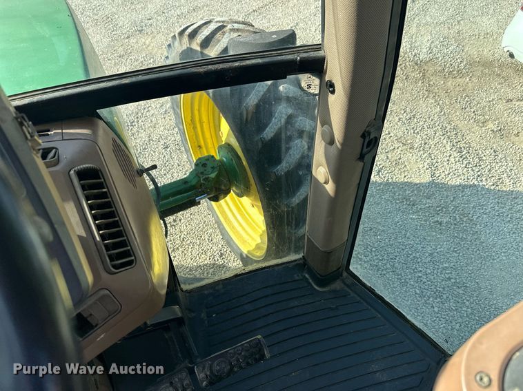 image for item DV0643 1996 John Deere 7400 MFWD tractor