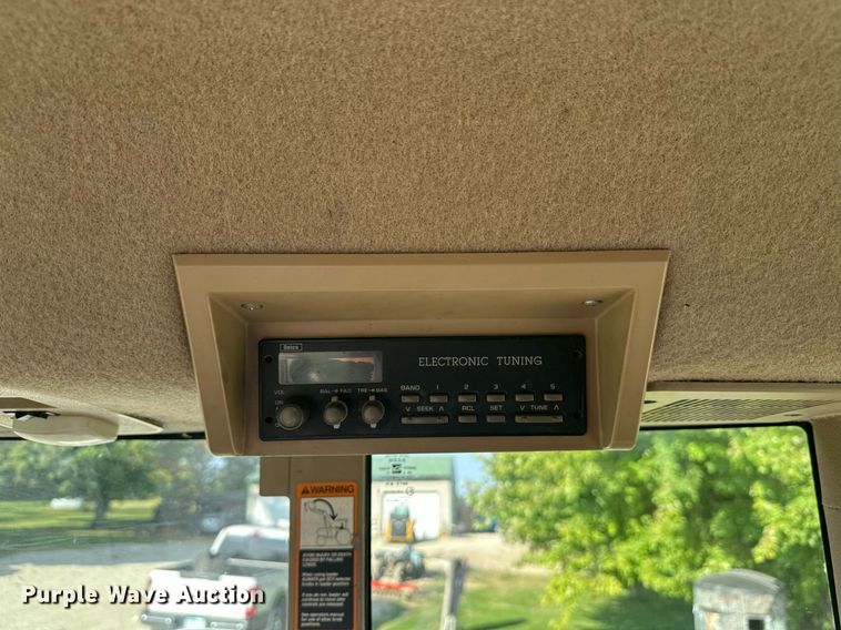 image for item DV0643 1996 John Deere 7400 MFWD tractor