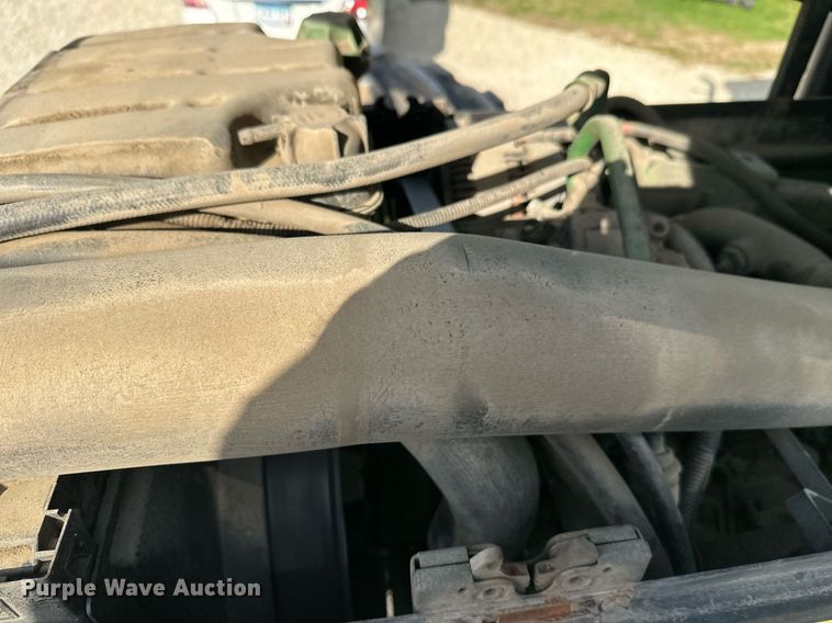 image for item DV0643 1996 John Deere 7400 MFWD tractor