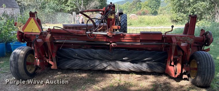 image for item DY8191 New holland 116 swather / windrower