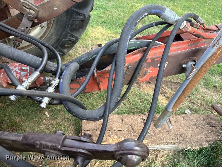 image for item DY8191 New holland 116 swather / windrower