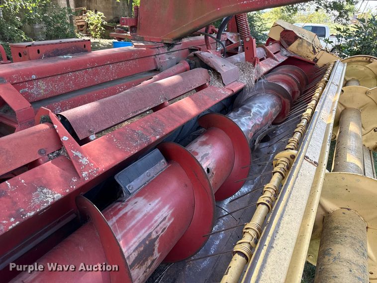 image for item DY8191 New holland 116 swather / windrower