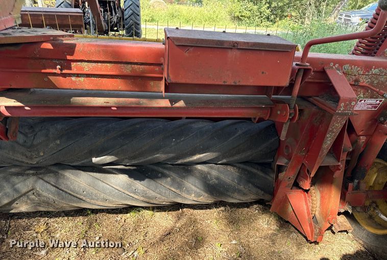 image for item DY8191 New holland 116 swather / windrower