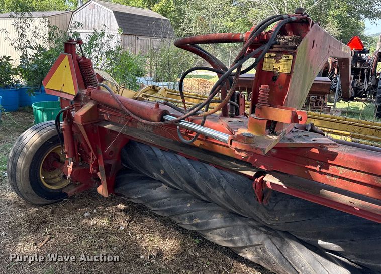 image for item DY8191 New holland 116 swather / windrower