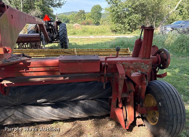 image for item DY8191 New holland 116 swather / windrower