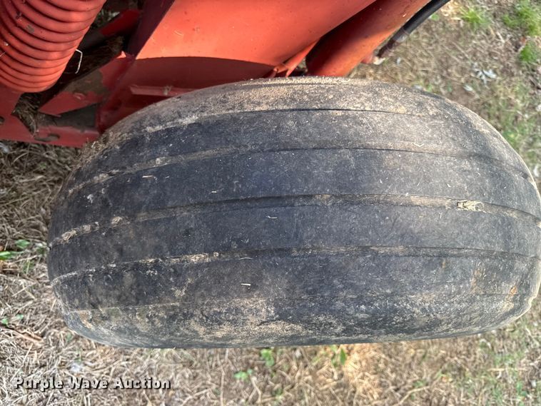 image for item DY8191 New holland 116 swather / windrower