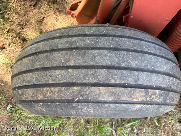 image for item DY8191 New holland 116 swather / windrower