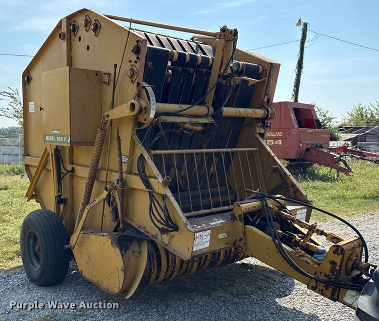 image for item DY8192 Vermeer 605F round baler