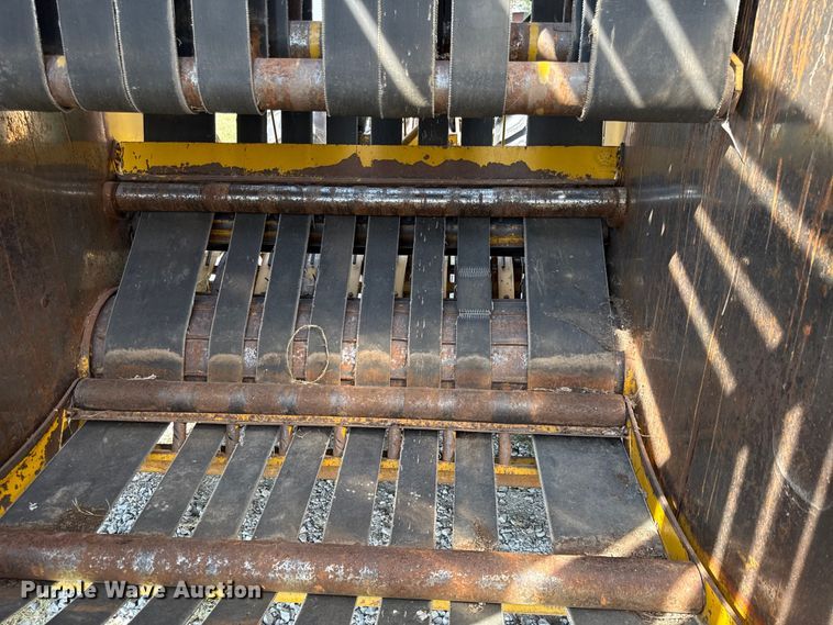 image for item DY8192 Vermeer 605F round baler