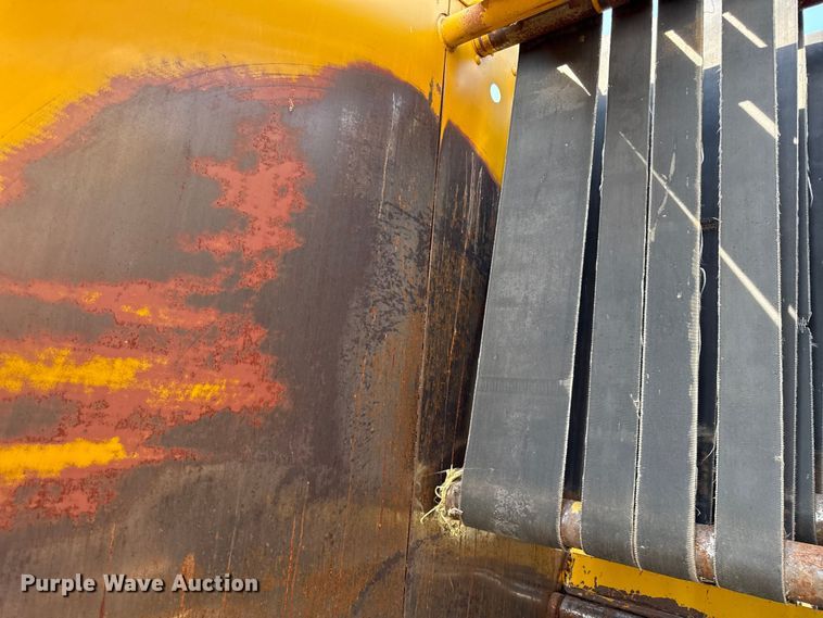 image for item DY8192 Vermeer 605F round baler