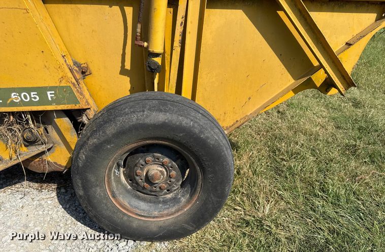 image for item DY8192 Vermeer 605F round baler