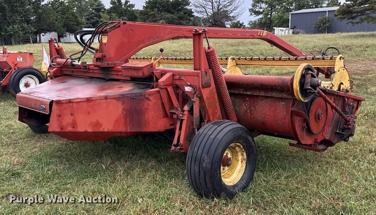 image for item DY8221 New holland 116 swather / windrower