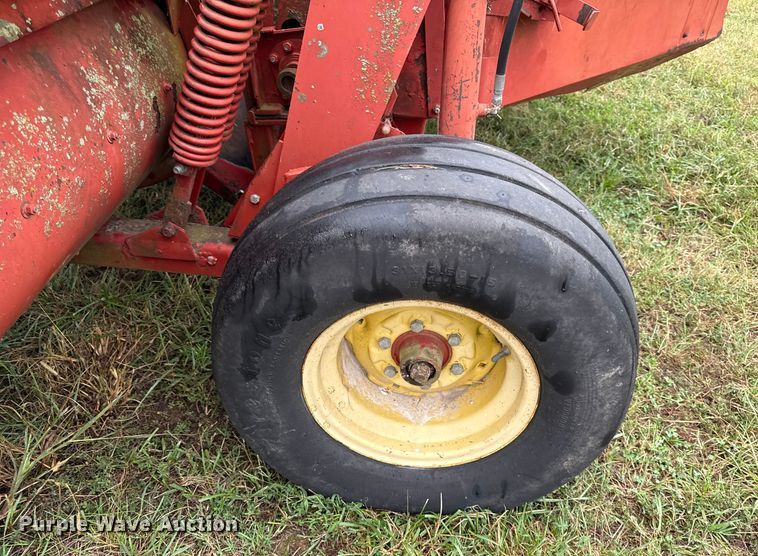 image for item DY8221 New holland 116 swather / windrower