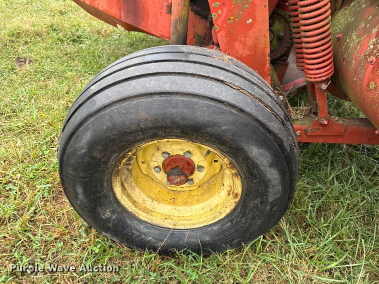 image for item DY8221 New holland 116 swather / windrower