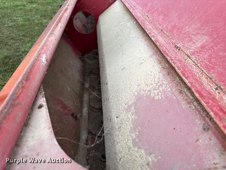 image for item DY8222 International 510 grain drill